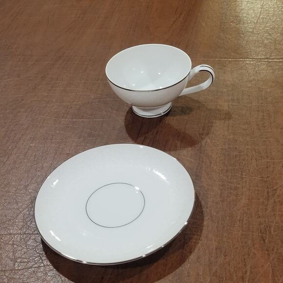 Vintage Mikasa Fine China BRIDAL VEIL Cup Saucer Retired Narumi Japan - Picture 4 of 11